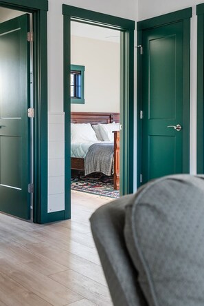 3 bedrooms, iron/ironing board, travel crib, WiFi