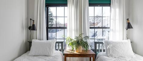 3 habitaciones, tabla de planchar con plancha, cuna de viaje y wifi