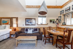 Cabin | Living area | 42-inch LED TV with satellite channels, TV
