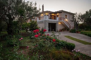 Exterior - Rustic Luxury Villa - 5min From The Beach . (Frini)