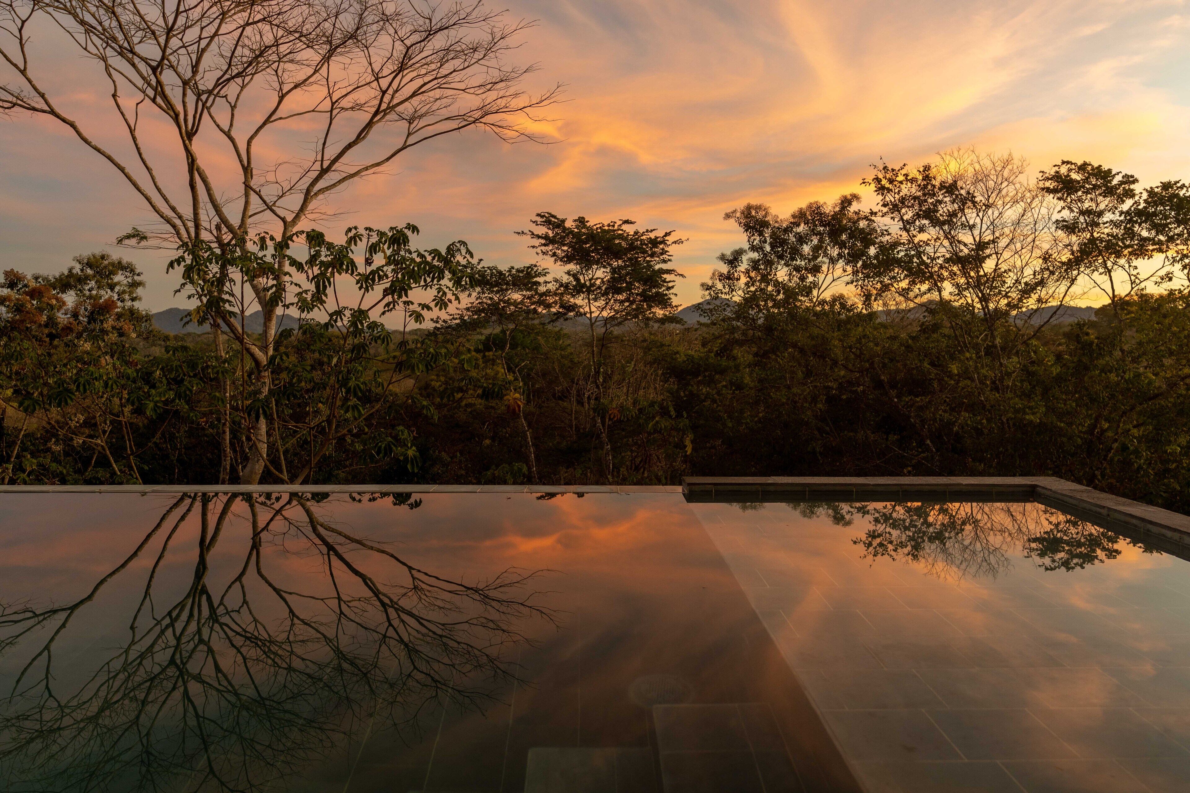 Outdoor pool, an infinity pool