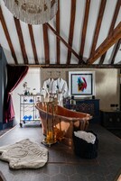 Superior Apartment, Private Bathroom (D'Arcy Suite)