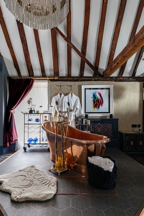 Superior Apartment, Private Bathroom (D'Arcy Suite) - Staycations Maldon Suites (Maldon)