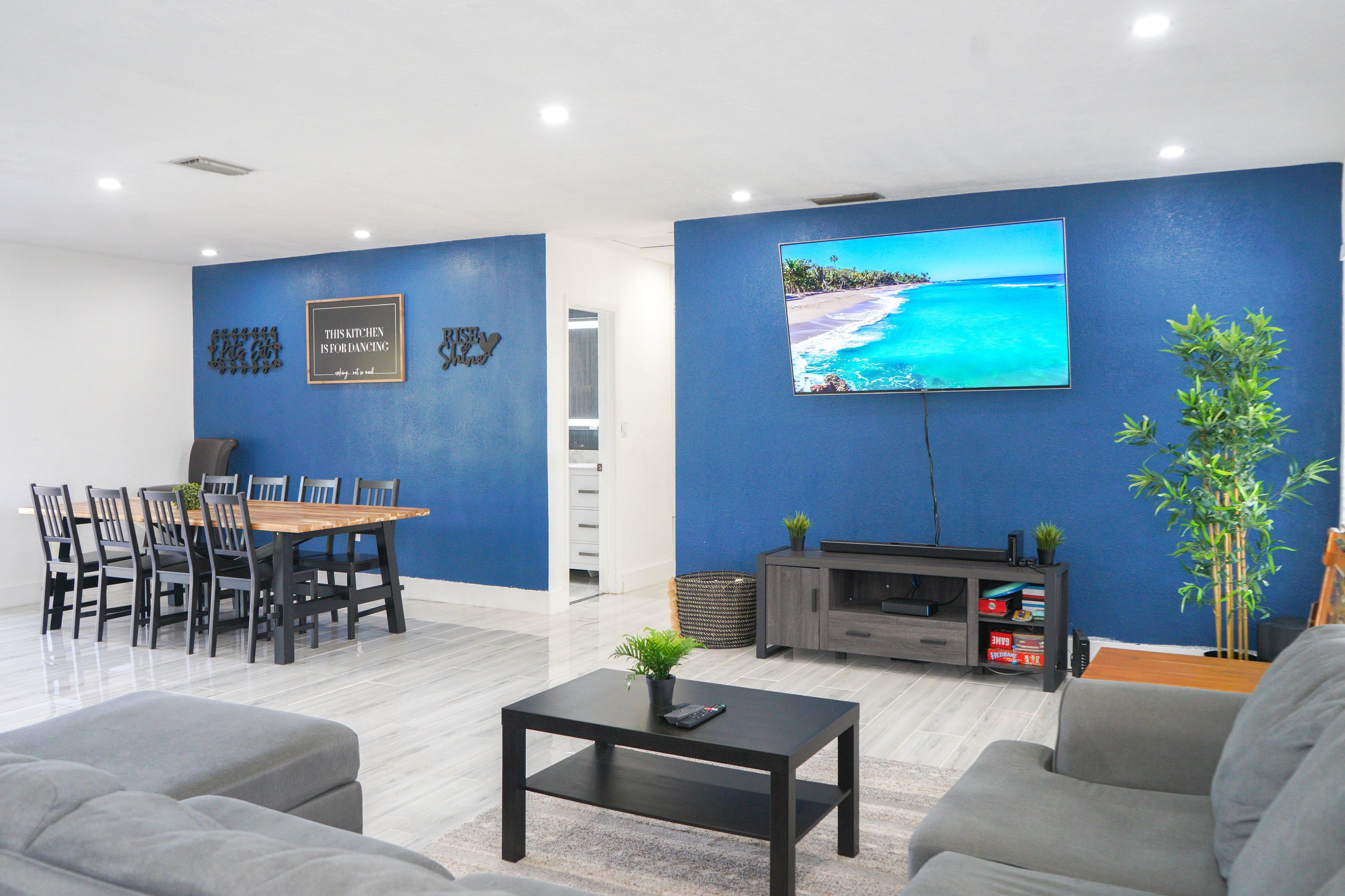 Beautiful 3 BR home w/a refreshing pool, w/lots of yard space