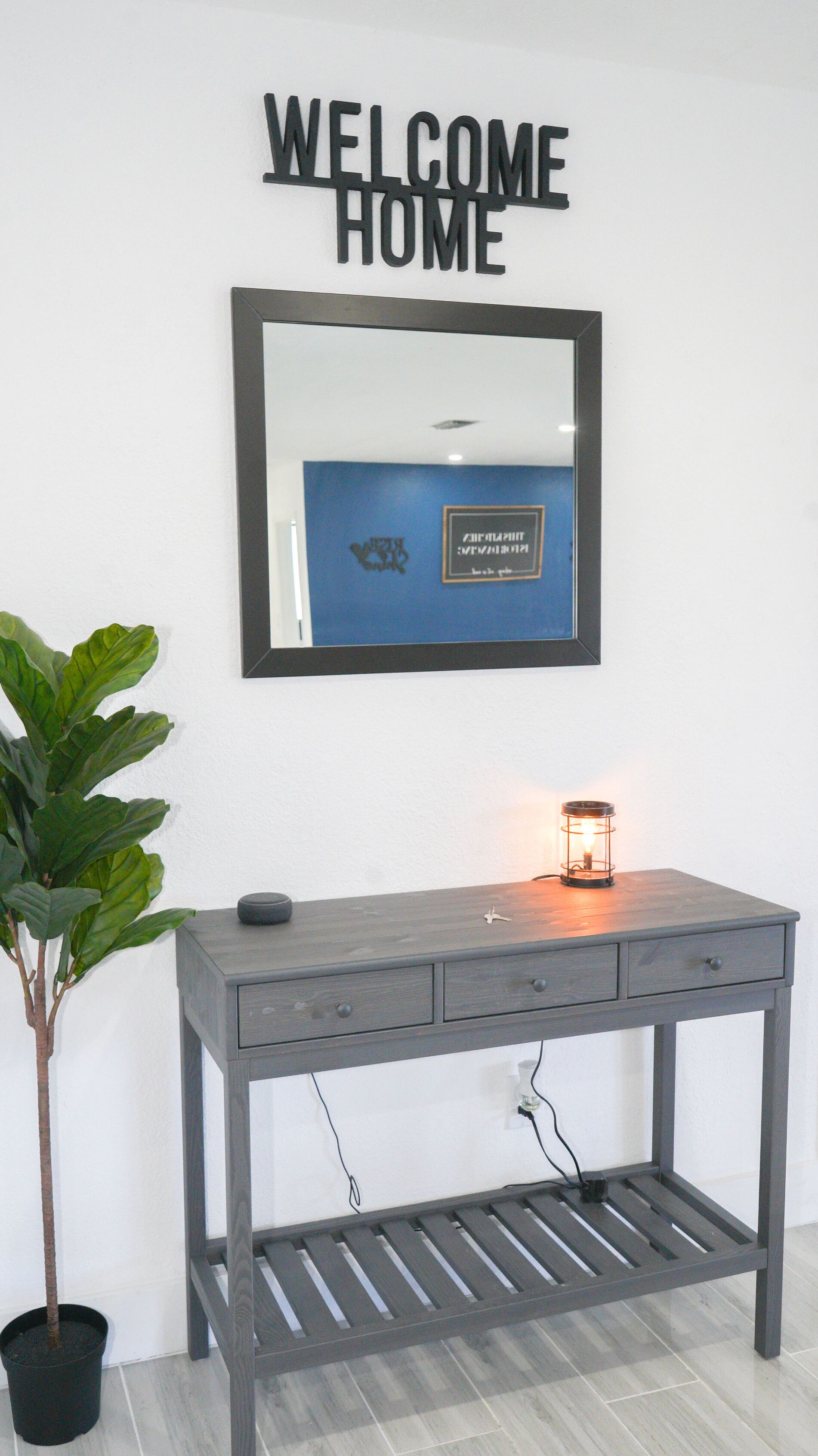 Beautiful 3 BR home w/a refreshing pool, w/lots of yard space