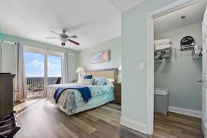 4 bedrooms, iron/ironing board, travel crib, free WiFi