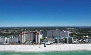 Beach nearby, sun-loungers, beach towels - 18 + to book  Spacious  Condo  3BR/2BA Perfect Family & Friends Getaway! (Panama City Beach)