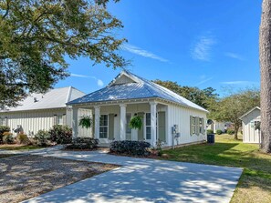Exterior - Rare Cottage in Heart of Downtown Daphne! (Daphne)