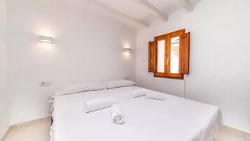 Apartamento, baño privado (1-4 pax) | Servicio de la habitación