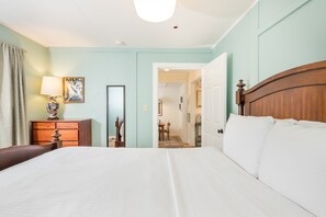 2 bedrooms, iron/ironing board, Internet, bed sheets