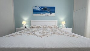 4 bedrooms, iron/ironing board, bed sheets