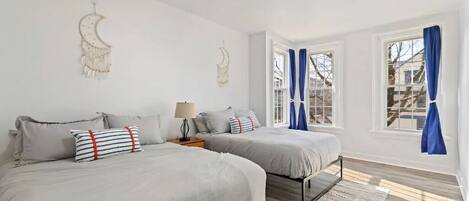 2 bedrooms, iron/ironing board, free WiFi, bed sheets