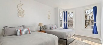 Orange Oasis in East Rock |Free Parking| Near Yale and DT|Large Memory Foam Beds