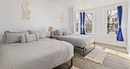 Orange Oasis in East Rock |Free Parking| Near Yale and DT|Large Memory Foam Beds