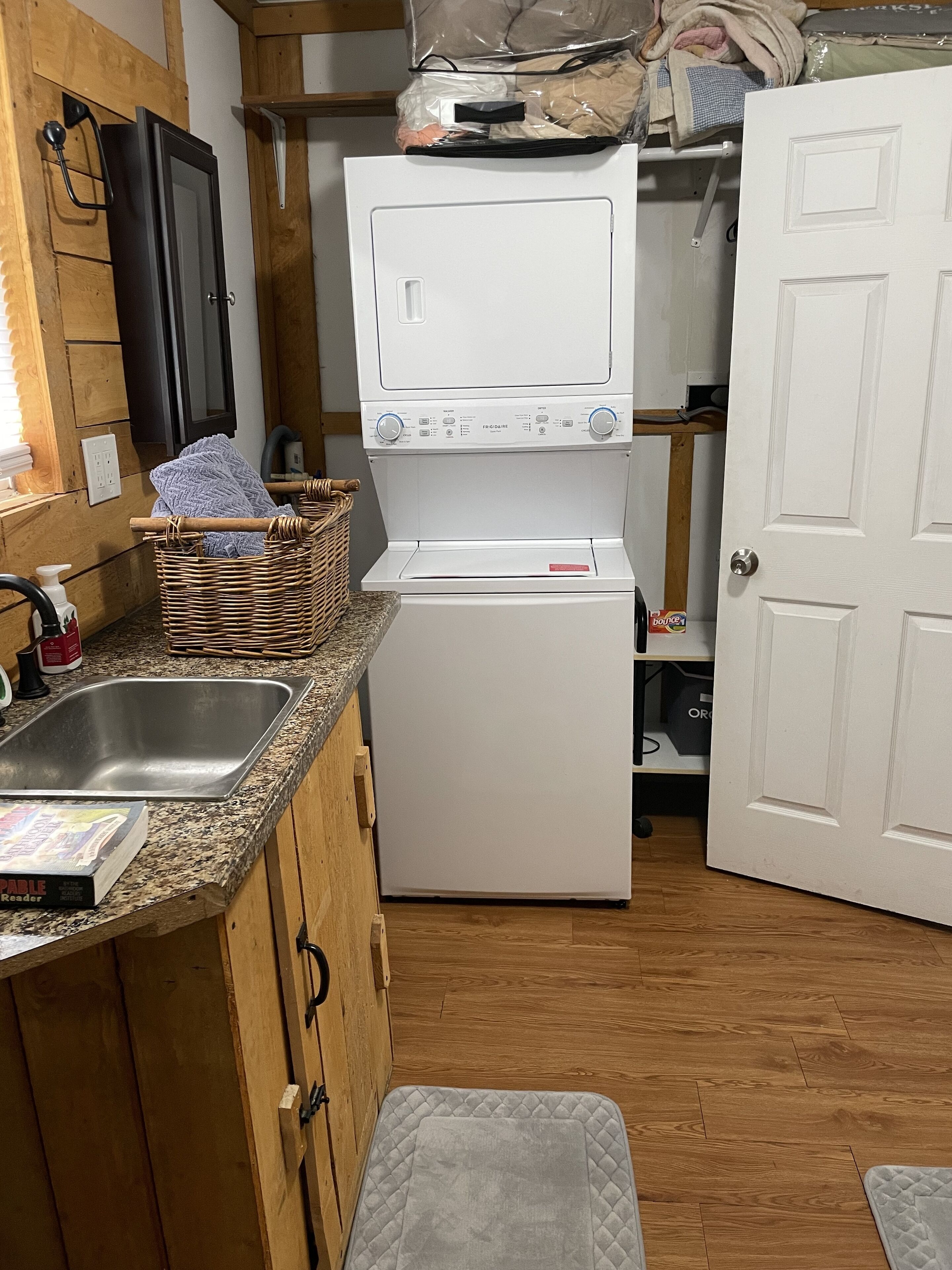 CWR Cottage - A cozy cottage in a quiet country setting