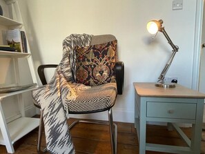 Apartment, Private Bathroom | Lounge