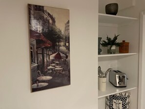 Apartment, Private Bathroom | Interior - Suitely Millbrook Street (Cheltenham)
