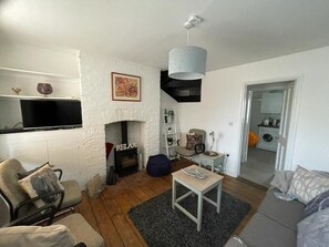 Apartment, Private Bathroom | Lounge