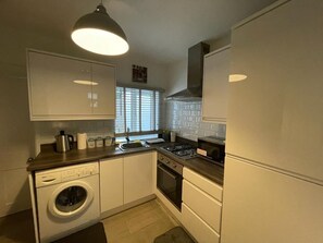 Apartment, Private Bathroom | Private kitchen