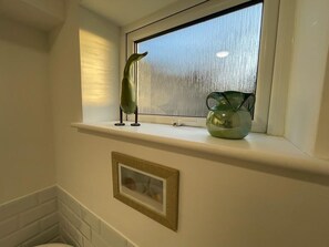 Apartment, Private Bathroom | Lounge - Suitely Millbrook Street (Cheltenham)