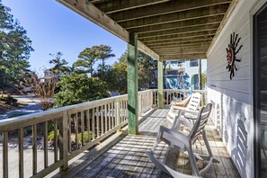 Terrace/patio - 🌊☀️🐬Soundview, Corolla Light Resort Amenities, Incredible Sunsets🌅 Spa, WiFi (Corolla)
