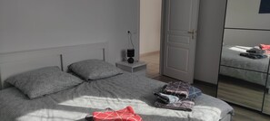 2 chambres, lit parapluie, Wi-Fi gratuit, draps fournis