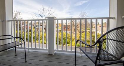 Studio Neutral Chic near Kettering Hospital, Shopping & WPAFB