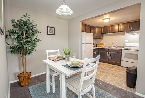 Studio Zen near Kettering Hospitals, Shopping & WPAFB