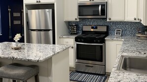 Unclassified image, 3 of 19, button - Tiny House with a beautiful view of lake Tenkiller (Park Hill)