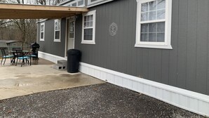 Unclassified image, 5 of 19, button - Tiny House with a beautiful view of lake Tenkiller (Park Hill)