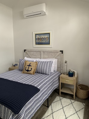 2 bedrooms, bed sheets