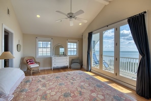 4 bedrooms, desk, iron/ironing board, free WiFi