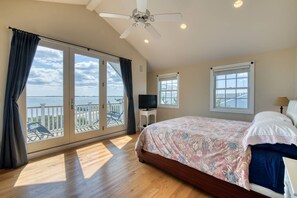 4 bedrooms, desk, iron/ironing board, free WiFi