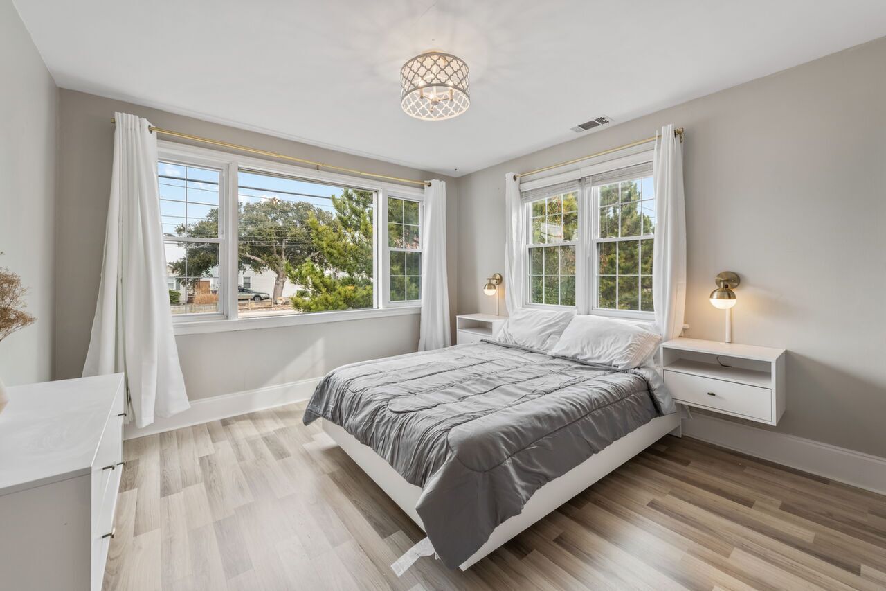 Steps to Public Beach Access!!