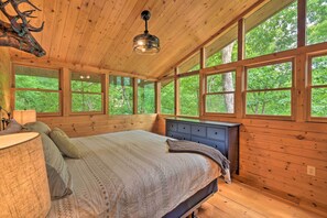 5 bedrooms, iron/ironing board, Internet, bed sheets - Lakefront ‘Glass House’ Cabin w/ Mountain Views! (Jasper)