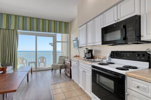 Fridge, microwave, oven, stovetop - HS-1205 Oceanfront 1-Bedroom Condo in Myrtle Beach - Sleeps 6 (Myrtle Beach)