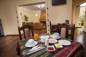 Café da manhã continental grátis todos os dias