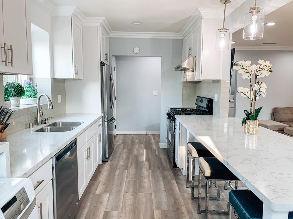 Beautiful Home with Pool Near Disneyland