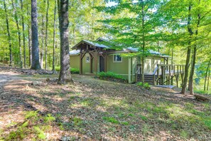 Exterior - Stunning Culloden Cabin with Deck & Creek View! (Culloden)