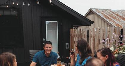 Barn Burner: Luxe Space for 29 ppl in Downtown Nashville, IN