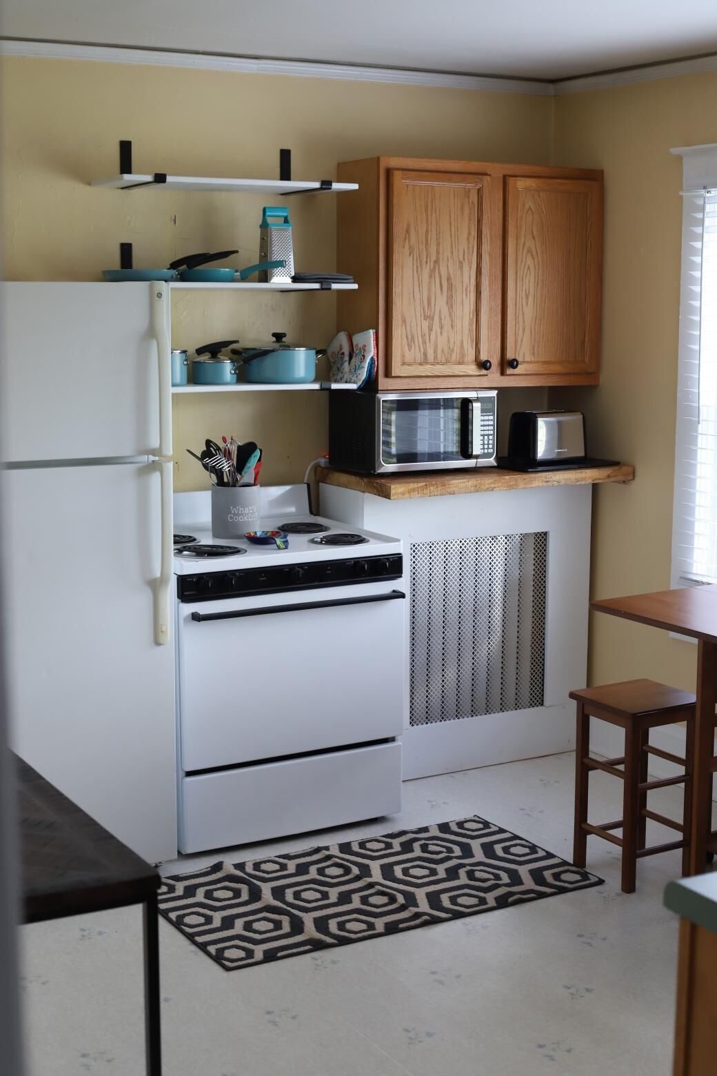 Upstairs Apartment 2 blocks from Greenbrier River.