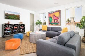 TV, fireplace, ping pong