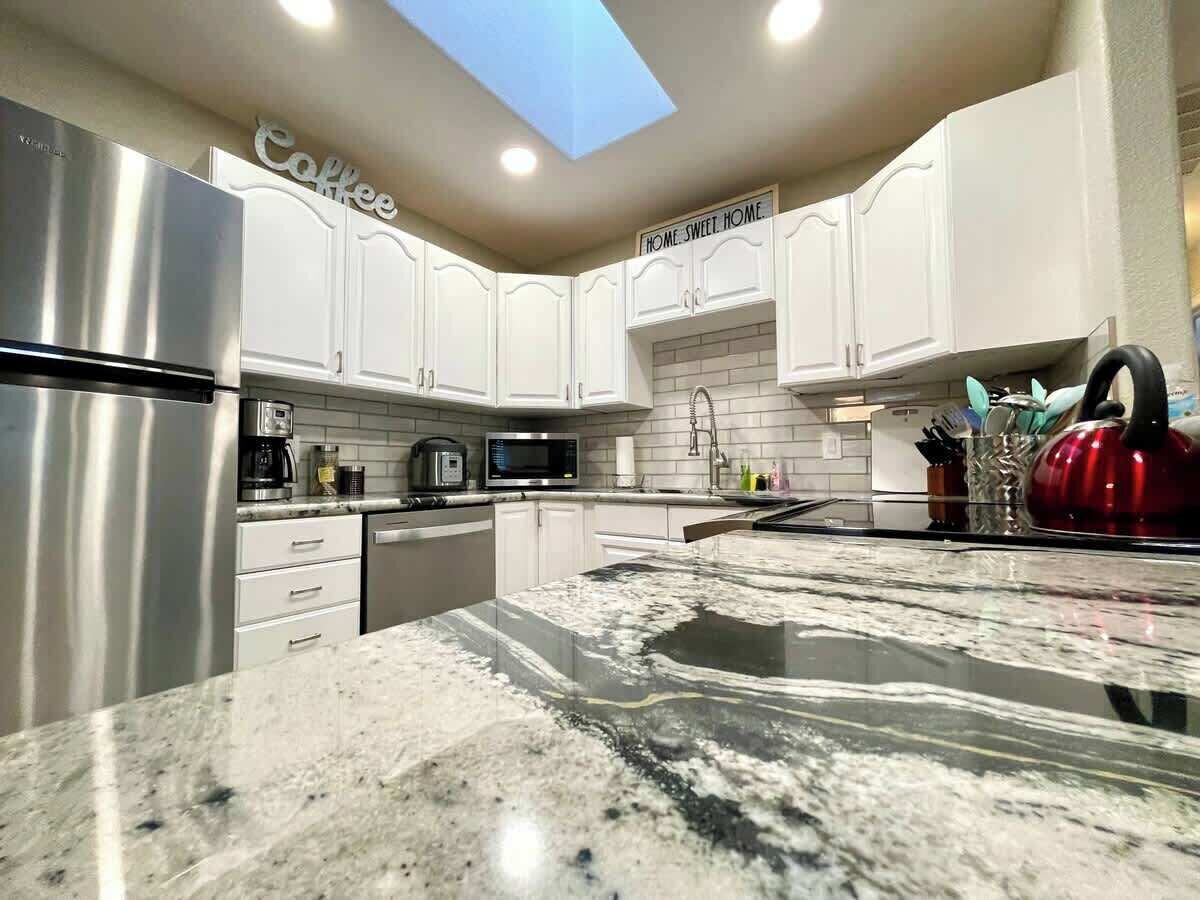 雪櫃、微波爐、焗爐、爐具