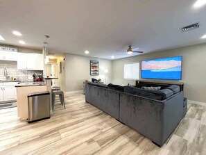 Smart TV, Hulu, streaming services