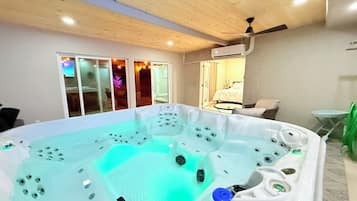 4 bedrooms, free WiFi, bed sheets