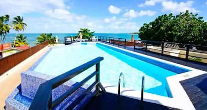 Fabulous 2 bedroom Beach Apt with a KING SIZE bed.