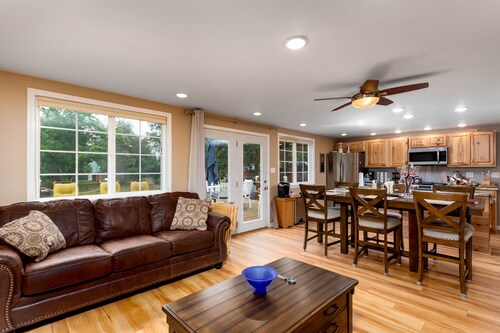 Lake front home with access to two lakes, large yard and RV hookup available!