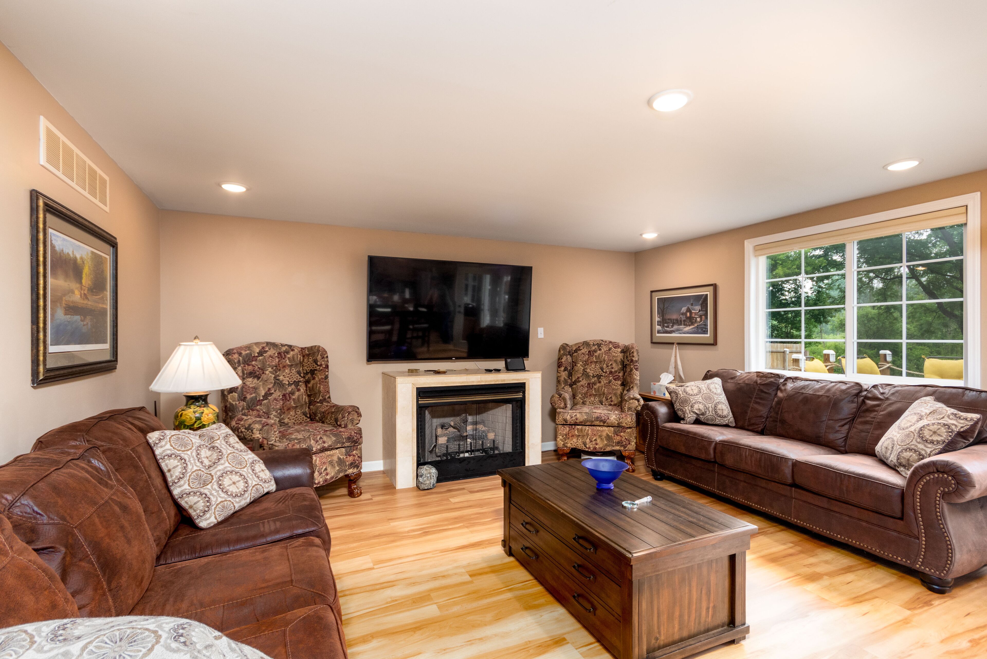 Lake front home with access to two lakes, large yard and RV hookup available!