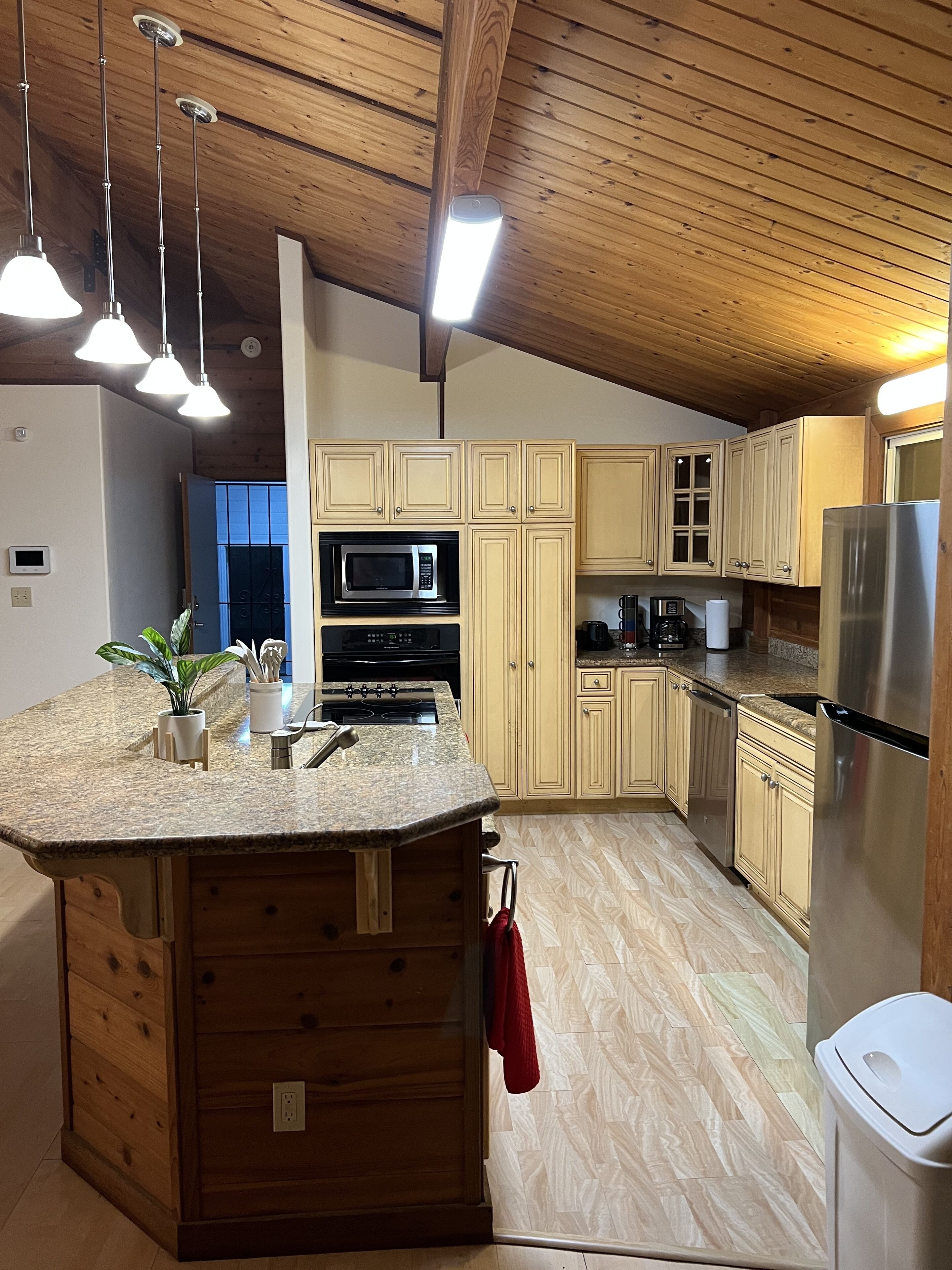 BEAUTIFUL, PEACEFUL & FULLY REMODELED HOME FOR THE PERFECT GETAWAY 