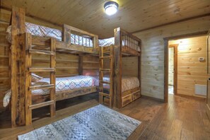 4 bedrooms, iron/ironing board, travel crib, free WiFi